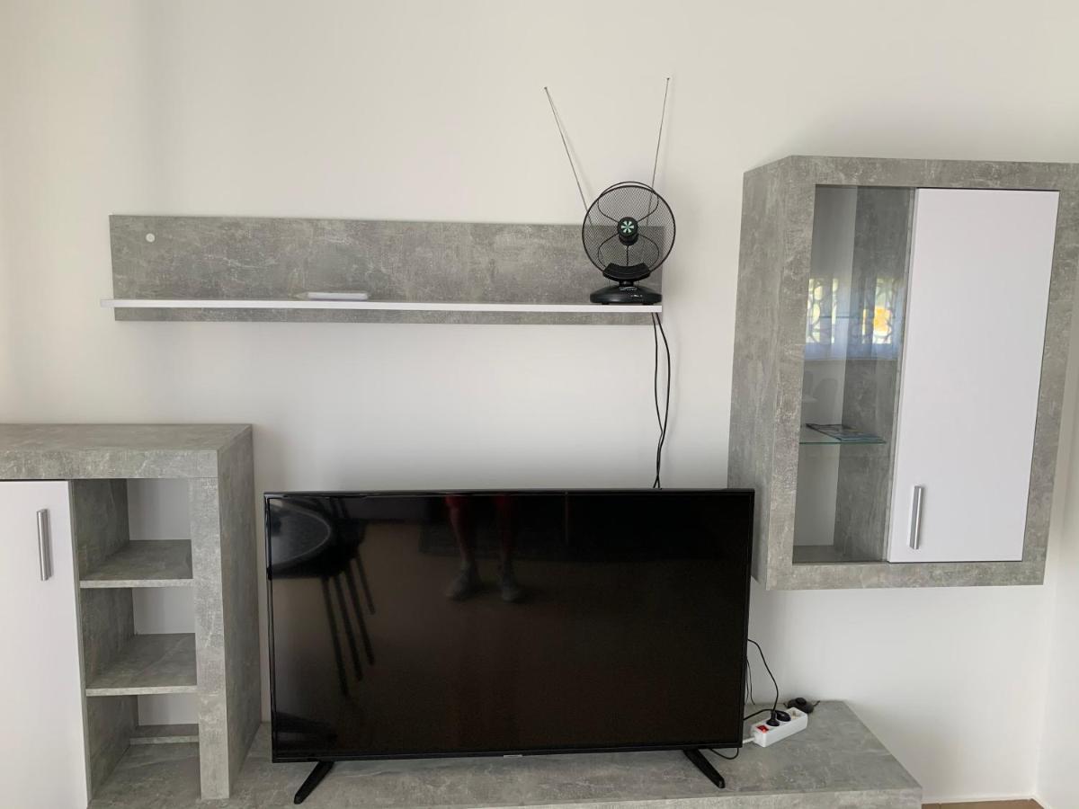 Apartman Ki Apartment Pula Luaran gambar