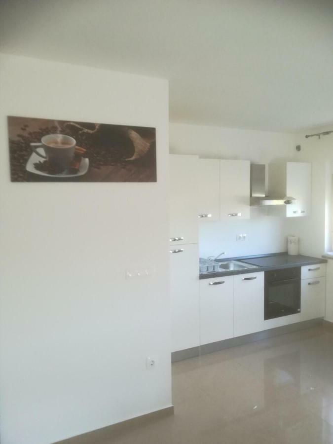 Apartman Ki Apartment Pula Luaran gambar