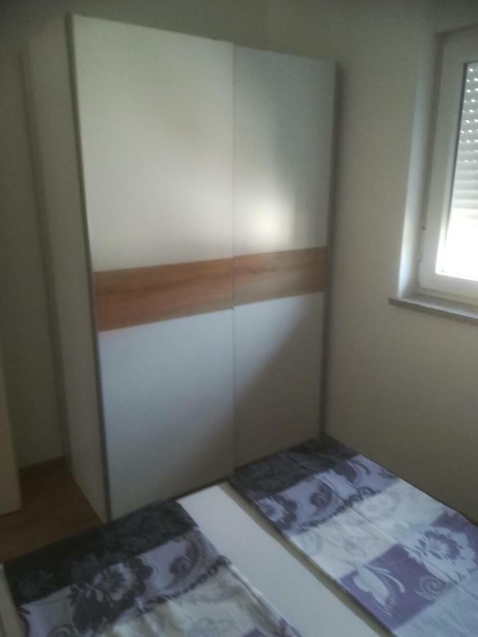 Apartman Ki Apartment Pula Luaran gambar